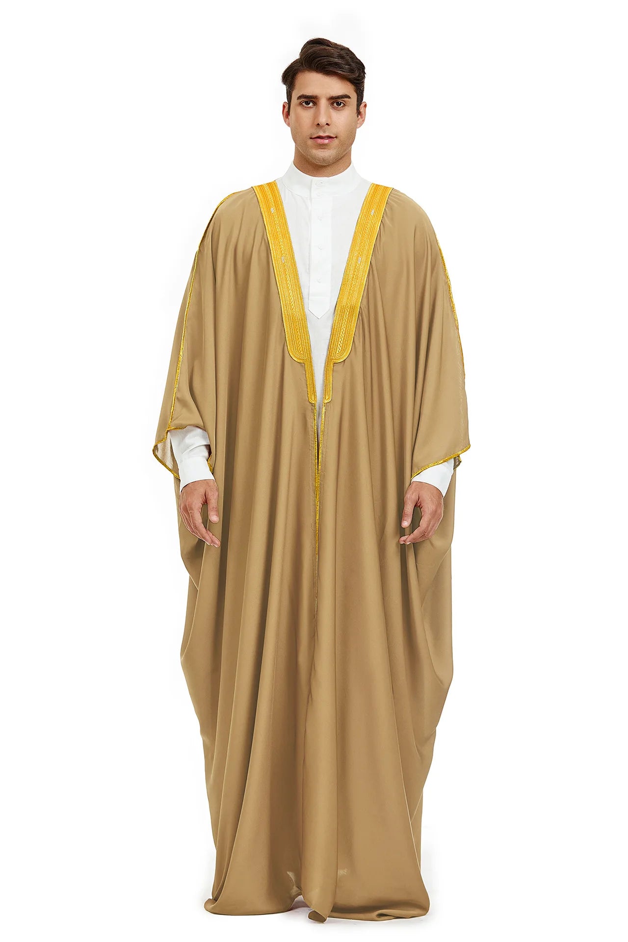 Men Saudi Embroidered Bisht