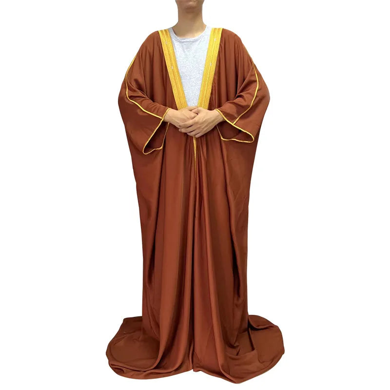 Men Saudi Embroidered Bisht
