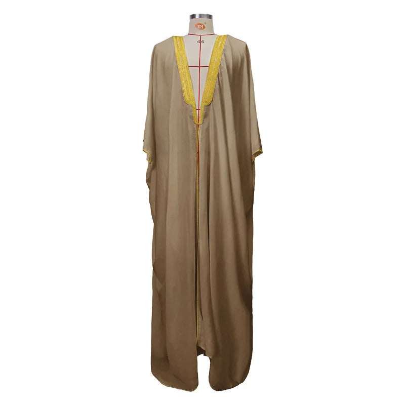 Men Saudi Embroidered Bisht