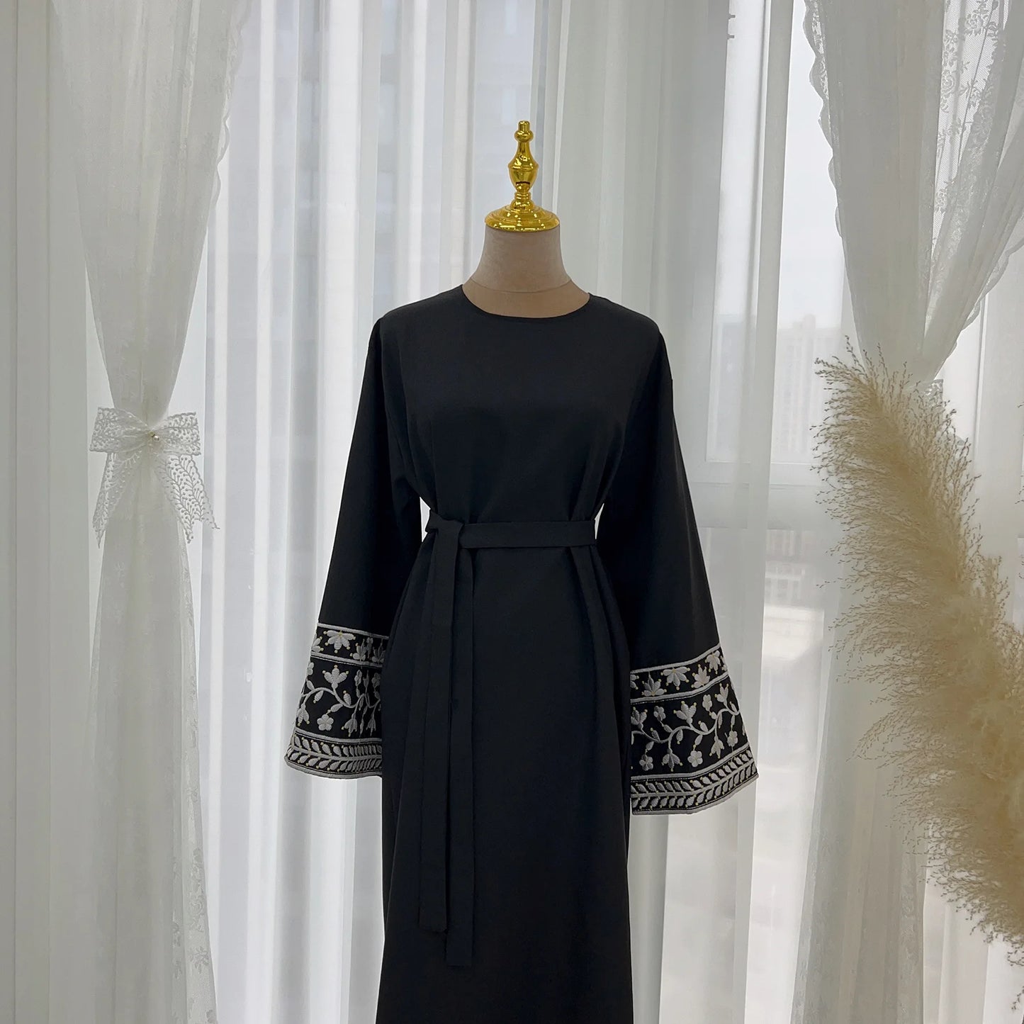 Embroidered Sleeve Abaya